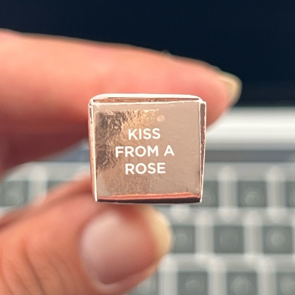 Laura Mercier: RoseGlow Caviar Eyeshadow Stick (Kiss From a Rose) - Picture 3 of 3